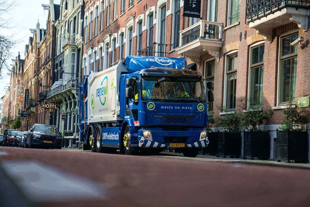 Een van de elektrische bedrijfswagens van Renewi