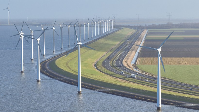 winplanblauw-windpark-snelweg-flevoland.jpg