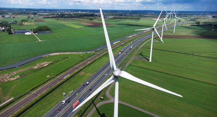 De beoogde plaats voor zonneweide Echteld langs de A15 gezien vanuit de lucht | @ William Hoogteyling