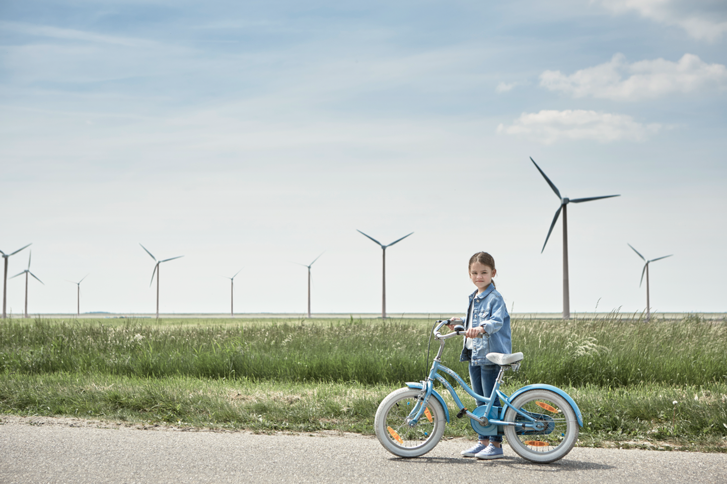 Meisje met fiets | Vattenfall Stroom van Hollandse Kust